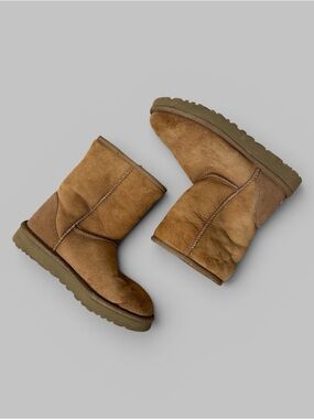 UGG Classic Short II Chestnut Boots